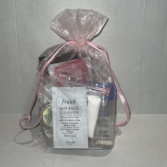 BEAUTY and skincare samples bundle (eyelashes, cleanser, micellar water, lotion) - Picture 12 of 14